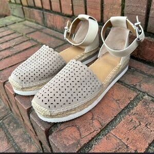 New GB, Gianni Bini Espadrilles, Beige/Tan, Size 8